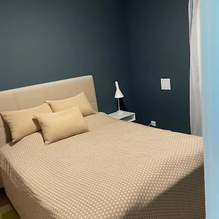 Flott Rekkehus, Leies Ut Til Ons Apartment