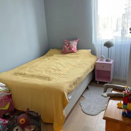 Flott Rekkehus, Leies Ut Til Ons Apartment